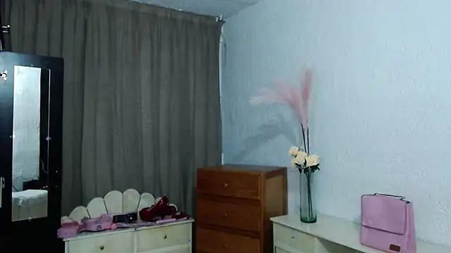 EngelCristaly online show from September 2025 07:08:01 AM