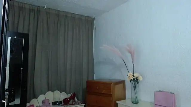 EngelCristaly online show from September 2025 03:22:01 AM