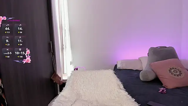 Snapshot of _lucianapalmer chatting on March 2025 03:47:02 PM lucianapalmer online show from March 2025 03:47:02 PM