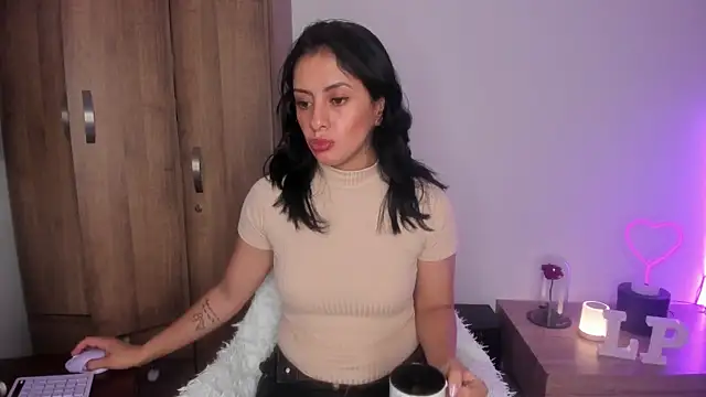 Snapshot of _lucianapalmer chatting on October 2025 12:14:02 PM lucianapalmer online show from October 2025 12:14:02 PM