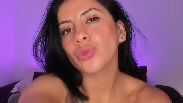 Snapshot of _lucianapalmer chatting on November 2025 01:49:01 AM lucianapalmer online show from November 2025 01:49:01 AM