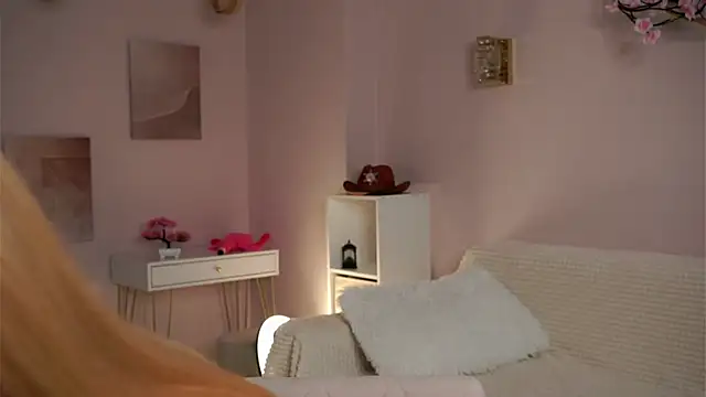 SunnivaCovil online show from April 2026 02:36:02 PM