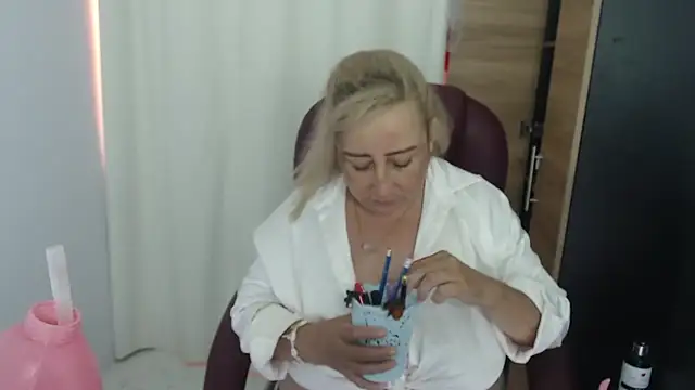 Mature 2025 online show from June 2026 03:22:01 PM