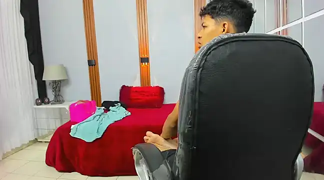 leslieanddrako online show from March 2025 10:27:02 PM