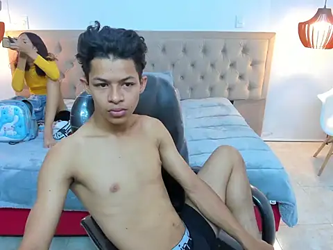 leslieanddrako online show from October 2025 05:33:02 PM