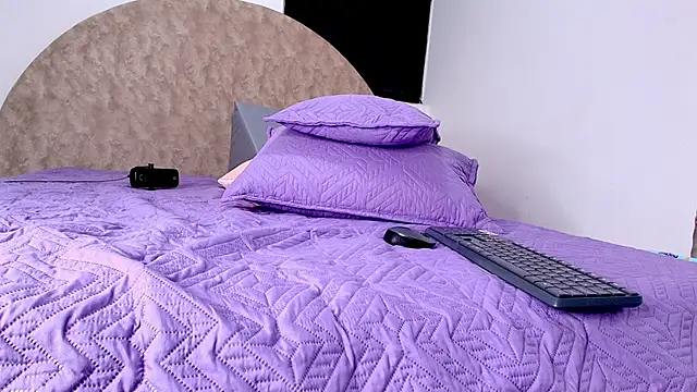 abigail fx online show from November 2025 03:04:01 AM