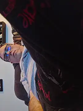 Snapshot of Smallone327 chatting on February 2026 09:01:02 AM Smallone327 online show from February 2026 09:01:02 AM