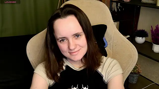 Snapshot of Luna_Loveee chatting on March 2025 03:47:01 AM Luna Loveee online show from March 2025 03:47:01 AM