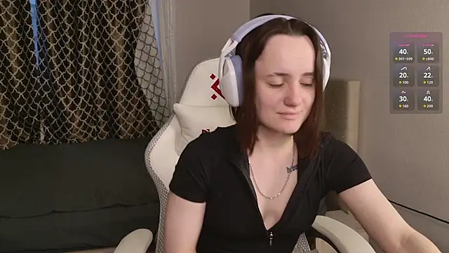 Snapshot of Luna_Loveee chatting on October 2025 03:51:02 AM Luna Loveee online show from October 2025 03:51:02 AM