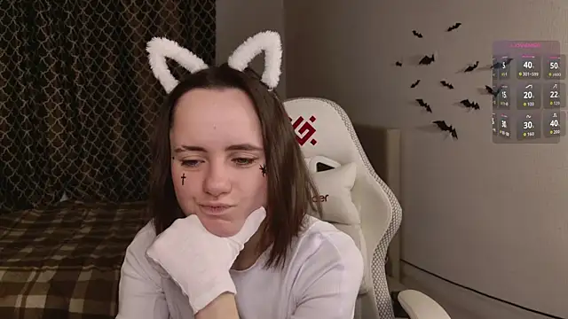 Snapshot of Luna_Loveee chatting on October 2025 04:24:02 AM Luna Loveee online show from October 2025 04:24:02 AM