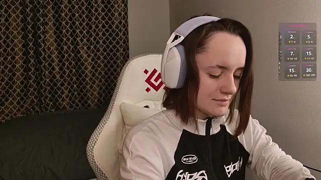 Snapshot of Luna_Loveee chatting on November 2025 03:49:01 AM Luna Loveee online show from November 2025 03:49:01 AM