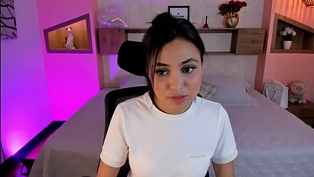 Snapshot of Lucia_Brown_ chatting on March 2025 01:14:01 PM Lucia Brown online show from March 2025 01:14:01 PM