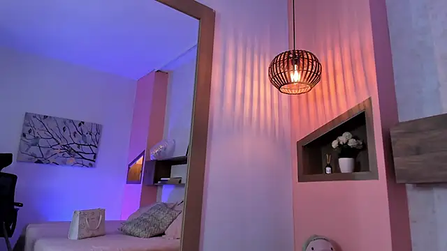 Snapshot of Lucia_Brown_ chatting on March 2025 02:45:01 PM Lucia Brown online show from March 2025 02:45:01 PM