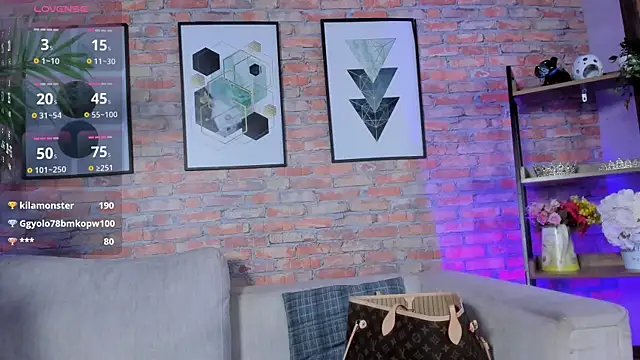 Snapshot of Lucia_Brown_ chatting on September 2025 04:23:02 AM Lucia Brown online show from September 2025 04:23:02 AM