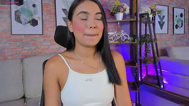 Snapshot of Lucia_Brown_ chatting on October 2025 12:51:02 AM Lucia Brown online show from October 2025 12:51:02 AM