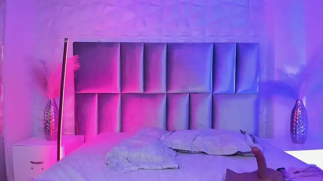 Selene bennet online show from April 2026 07:45:01 AM