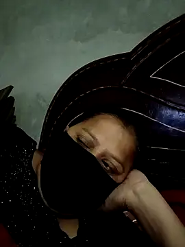 sharnjit299 online show from December 2025 06:04:01 PM