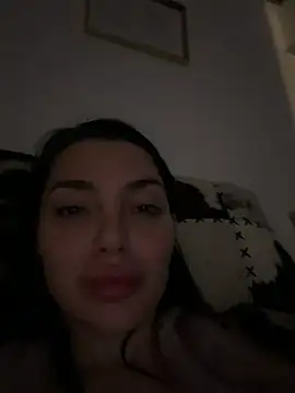 Mia Splash online show from April 2026 08:39:01 PM