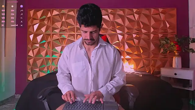 AlejandroStormm online show from February 2025 07:58:02 PM