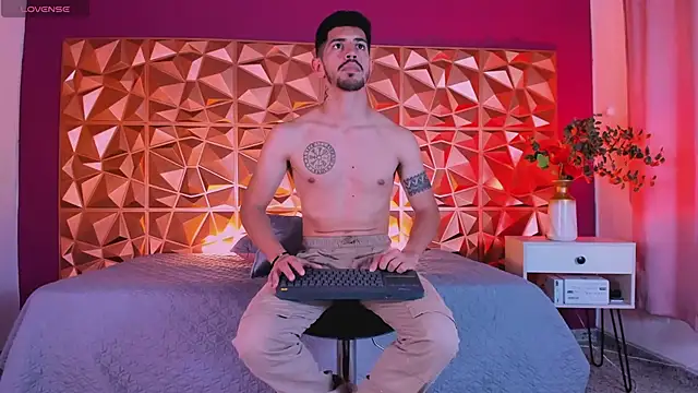 AlejandroStormm online show from March 2025 09:54:02 PM