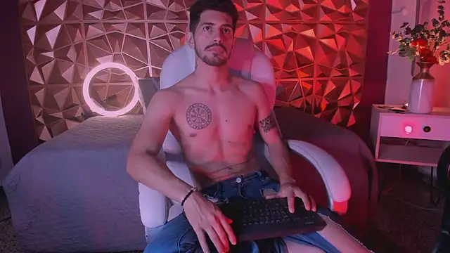 AlejandroStormm online show from March 2025 06:18:02 AM