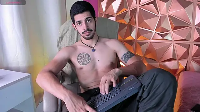 AlejandroStormm online show from March 2026 04:51:01 AM