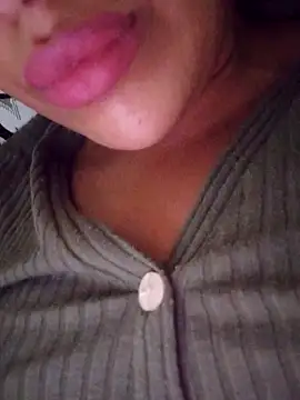 Sexlove1xo online show from October 2025 05:21:02 PM