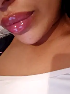 Sexlove1xo online show from October 2025 03:01:02 PM