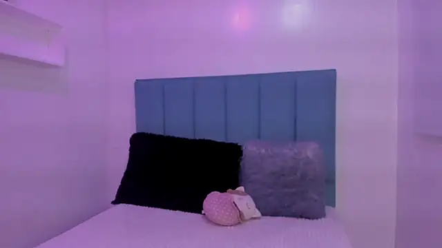 Anniie  Evans online show from September 2025 02:11:01 PM