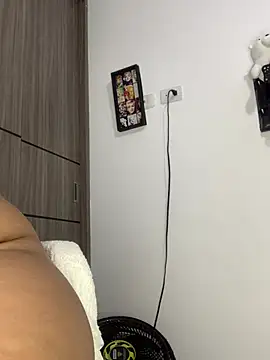 Leah yuah  online show from March 2025 01:25:02 PM