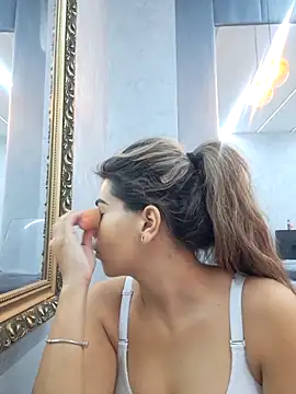 Bella Posh online show from October 2025 05:49:02 AM