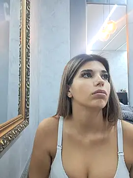 Bella Posh online show from October 2025 05:06:01 AM