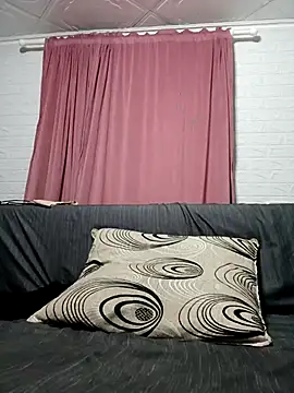 Snapshot of Ramona870 chatting on September 2025 03:39:02 PM Ramona870 online show from September 2025 03:39:02 PM