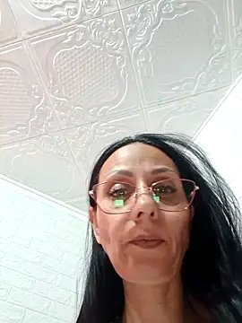 Snapshot of Ramona870 chatting on November 2025 09:42:02 AM Ramona870 online show from November 2025 09:42:02 AM