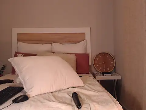 Snapshot of Bee_Bella1 chatting on September 2025 06:29:02 PM Bee Bella1 online show from September 2025 06:29:02 PM