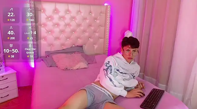 callum 77 online show from March 2025 09:07:02 PM