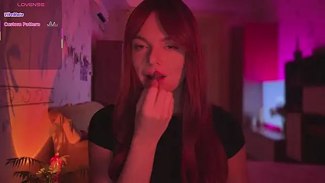 Snapshot of CherryRed_Girl chatting on May 2026 09:45:01 PM CherryRed Girl online show from May 2026 09:45:01 PM
