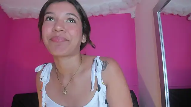 violett 24  online show from February 2025 02:15:02 PM