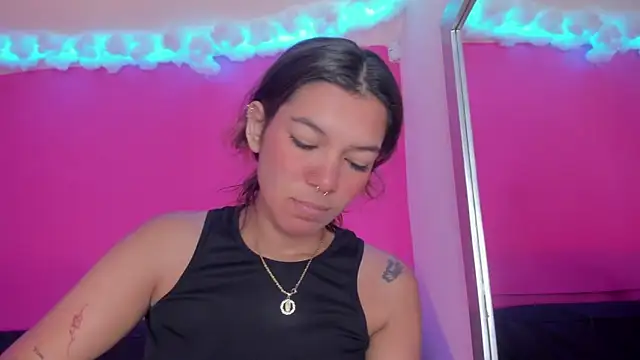 violett 24  online show from March 2025 12:55:02 PM