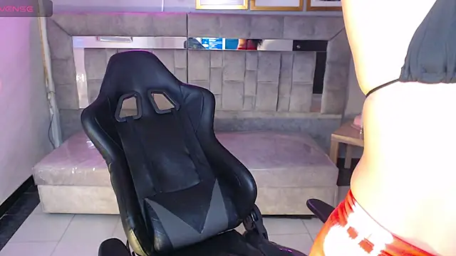 Isabella Collen v online show from November 2025 01:10:02 PM