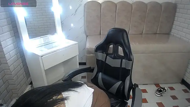 Isabella Collen v online show from February 2026 01:10:01 PM