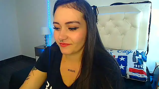 Luna kitty online show from March 2025 03:41:02 AM