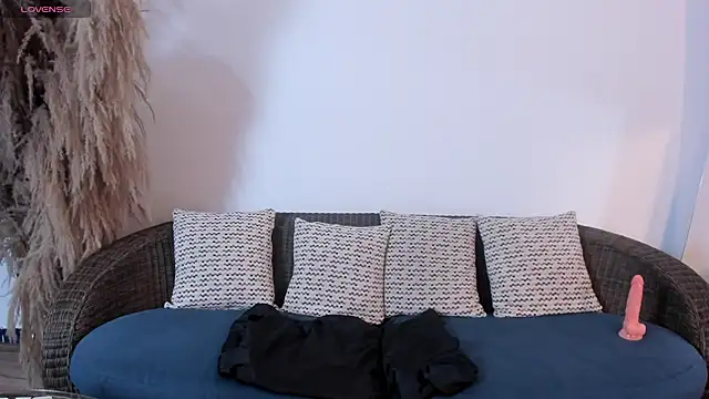 Ivaannaa  online show from March 2025 11:06:02 AM