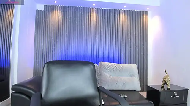 Ivaannaa  online show from October 2025 11:17:01 AM