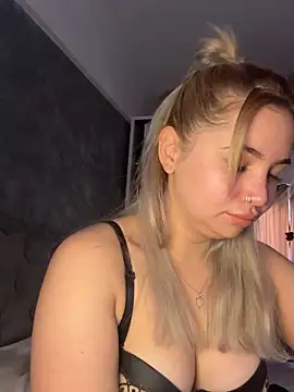 SelenaaD online show from October 2025 07:52:02 AM