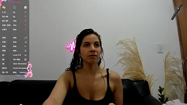 Snapshot of jessyegoldenn chatting on June 2026 04:55:01 PM jessyegoldenn online show from June 2026 04:55:01 PM