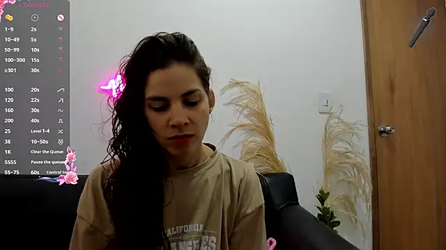 Snapshot of jessyegoldenn chatting on June 2026 03:10:02 PM jessyegoldenn online show from June 2026 03:10:02 PM