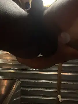 BttmGuy01 online show from October 2025 01:23:01 PM