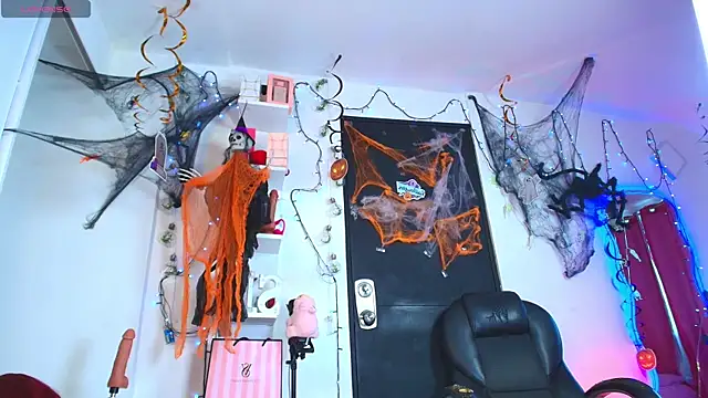 Snapshot of samantha_pagniini chatting on October 2025 08:20:02 PM samantha pagniini online show from October 2025 08:20:02 PM