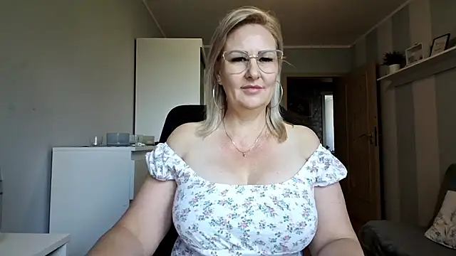 DianaLive online show from May 2026 08:29:01 AM